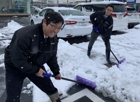 長靴姿の雪掃除（足底筋膜炎） (2)